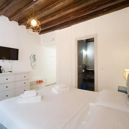 Trident By Buddyrent דירה רומא